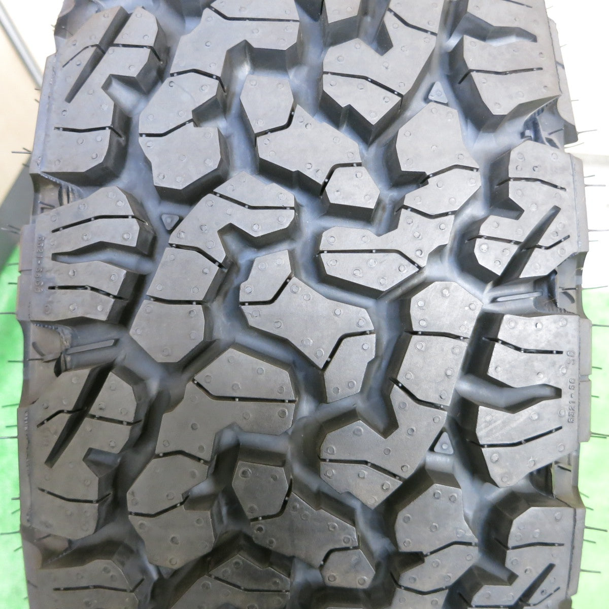 ほぼ未使用!24年!1本★NITRO POWER SPAS12 H12 SHOTGUN 215/70R16 BFグッドリッチ All-Terrain T/A KO2 16インチ ナイトロパワー PCD139.7/5H★5090502ナノ