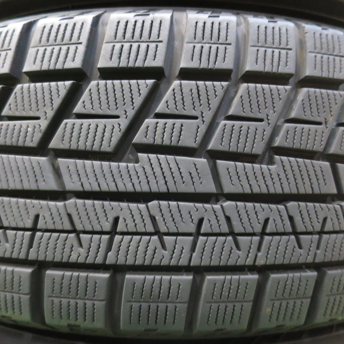 バリ溝!22年!キレイ!9.5分★スタッドレス 195/65R15 ヨコハマ アイスガード iG60 ECO FORME エコフォルム 15インチ PCD114.3/5H★5010411イス