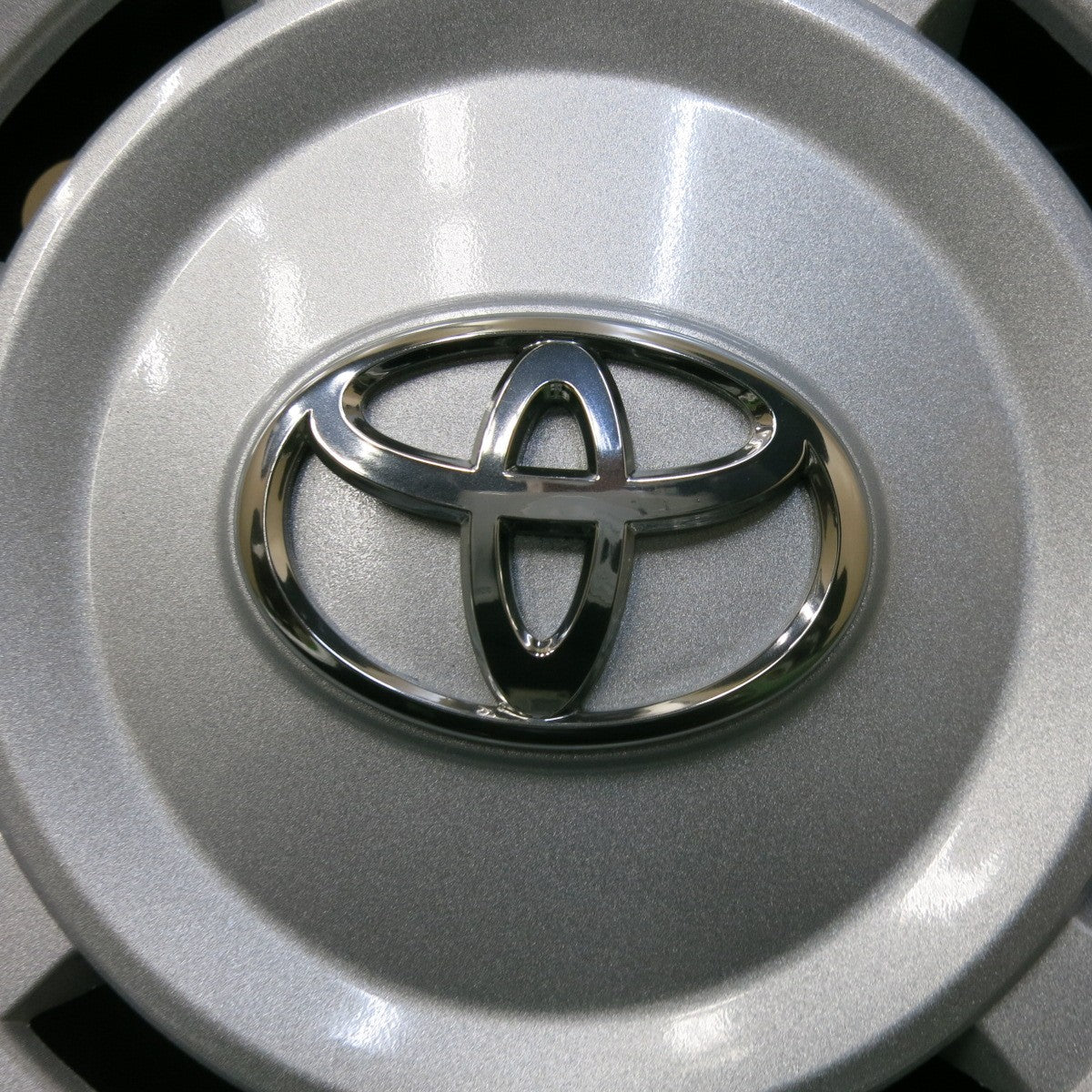 新車外し!付属品付き★トヨタ 200系 ハイエース 純正 スチール ホイール 15インチ 15×6J PCD139.7/6H★5041818SYホ