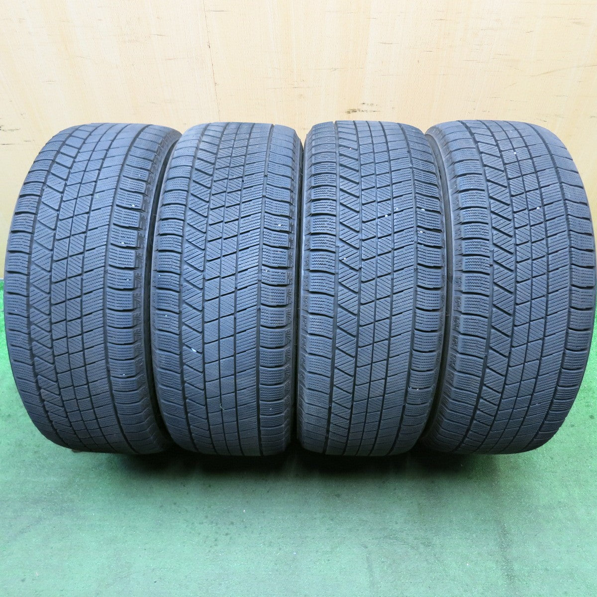 バリ溝!22年!キレイ!9.5分★アウディ 等 Team Sparco Valosa 225/50R17 スタッドレス ブリヂストン ブリザック VRX3 チームスパルコ ヴァローザ PCD112/5H★5080914HAス