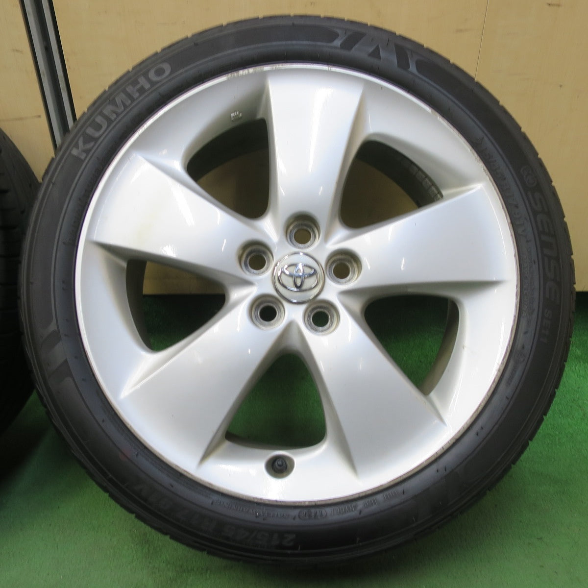 バリ溝!9.5分★トヨタ 30系 プリウス S G ツーリング 純正 215/45R17 クムホ ECO SENSE SE11 17インチ PCD100/5H★5092916イノ