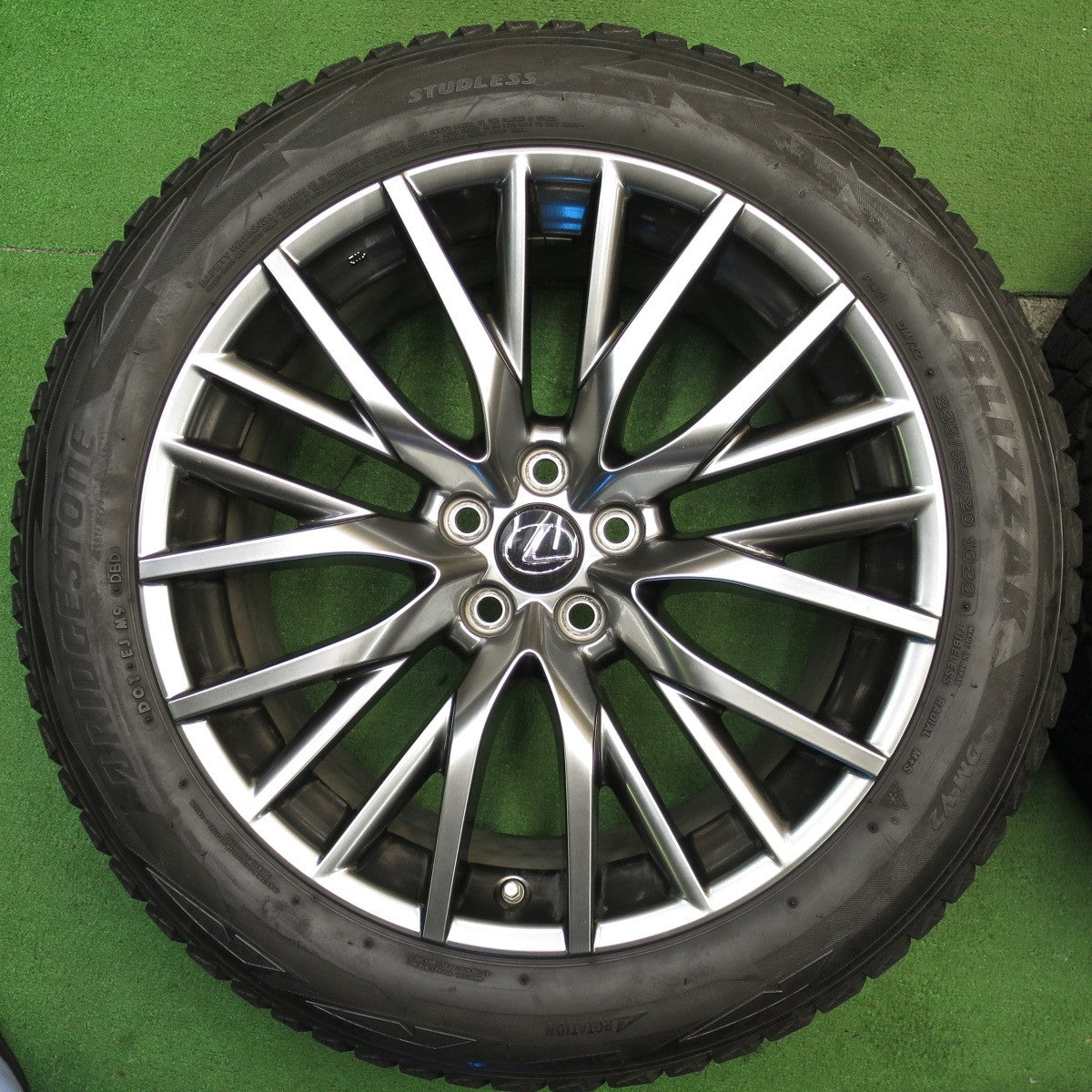センサー付!キレイ★レクサス RX Fスポーツ 純正 235/55R20 スタッドレス ブリヂストン ブリザック DM-V2 20インチ PCD114.3/5H★5052505NJス
