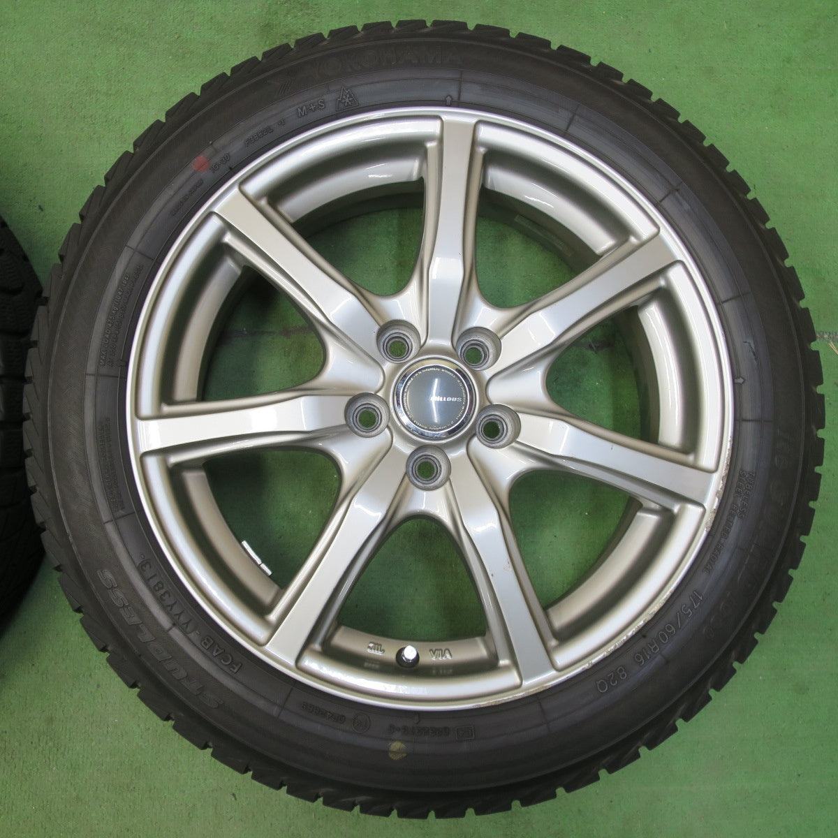 バリ溝!9.5分★ラクティス 等 175/60R16 スタッドレス ヨコハマ アイスガード iG30 MiLLOUS ミルアス 16インチ PCD100/5H★5042106イス