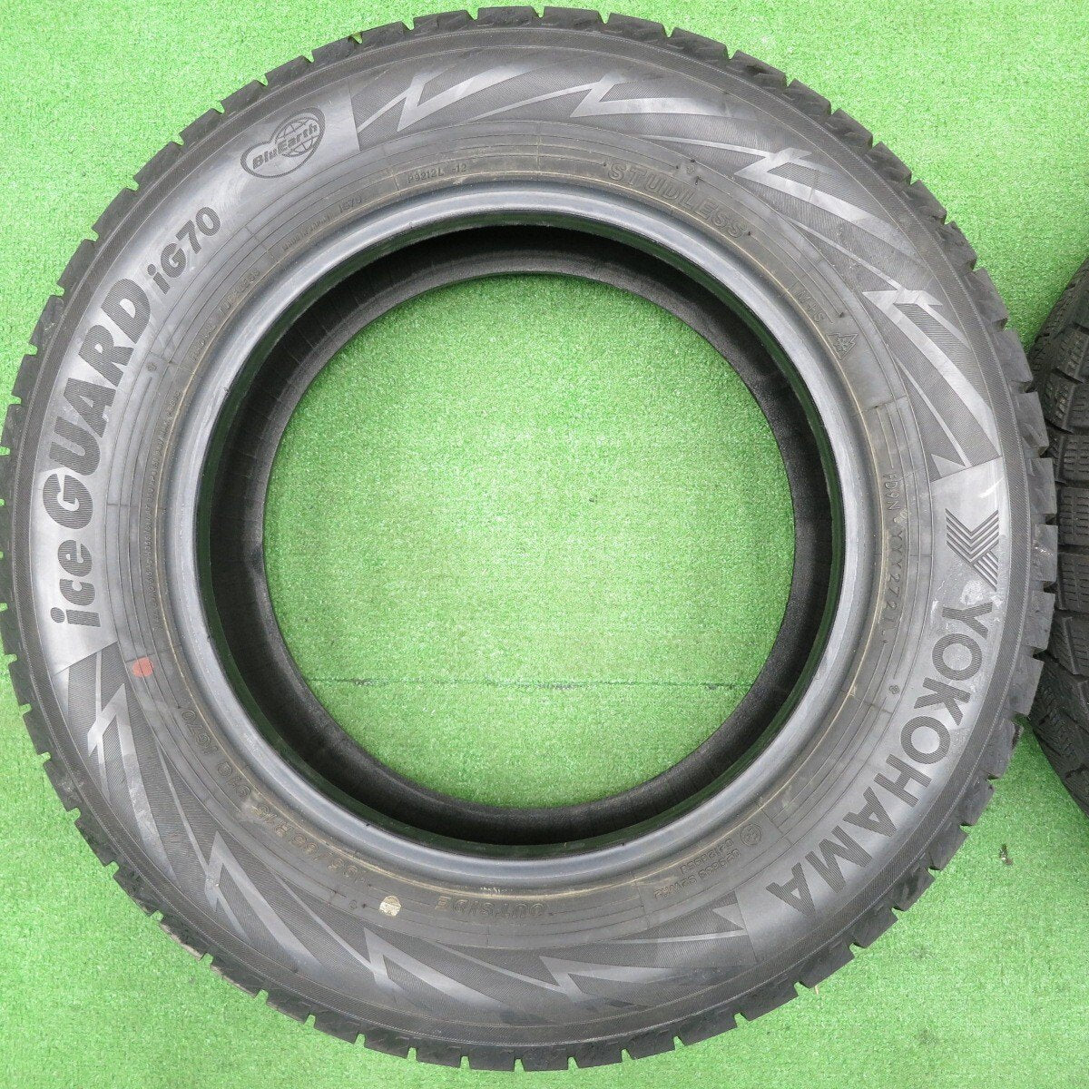 バリ溝!21年!9.5分以上★スタッドレス 195/65R15 ヨコハマ アイスガード iG70 タイヤ 15インチ プリウス ノア ヴォクシー セレナ等★4120703NJスタ