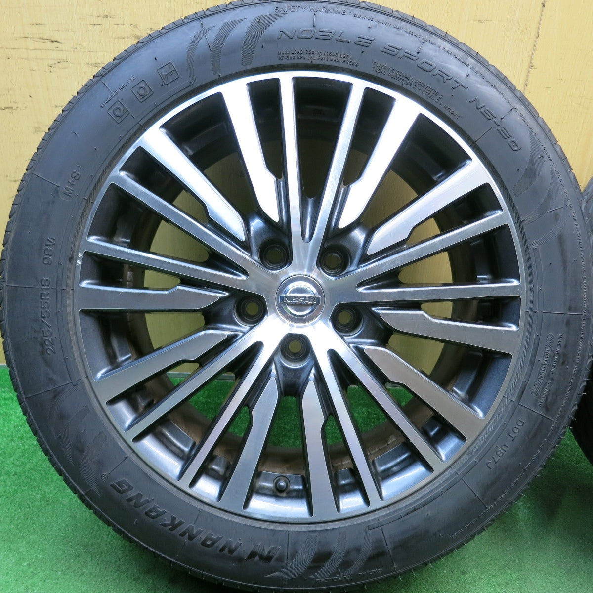 バリ溝!22年!キレイ!9分★日産 E52 エルグランド 純正 225/55R18 ナンカン NOBLE SPORT NS-20 18インチ PCD114.3/5H★5072601HAノ