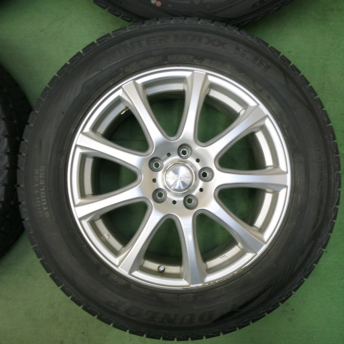 バリ溝!9.5分★スタッドレス 225/65R17 ダンロップ ウインターマックス SJ8 DUFACT デュファクト 17インチ PCD114.3/5H★5032509SYス