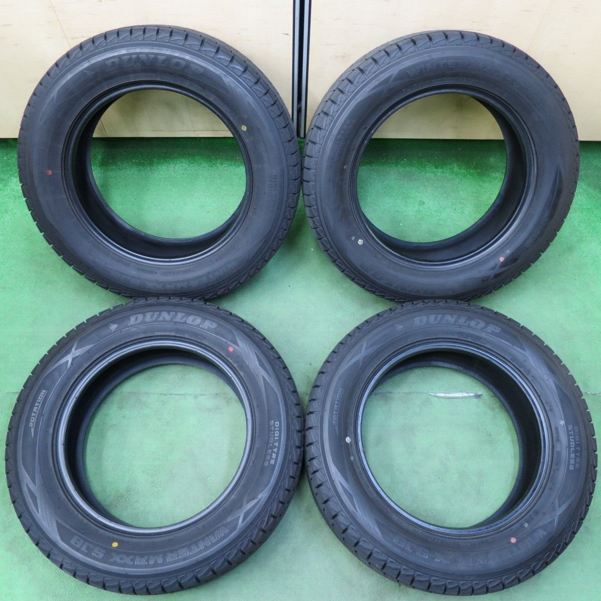 バリ溝!22年!9.5分★スタッドレス 225/65R17 ダンロップ ウインターマックス SJ8 SJ8+ タイヤ 17インチ NX ハリアー RAV4 エクストレイル等★5010817イスタ