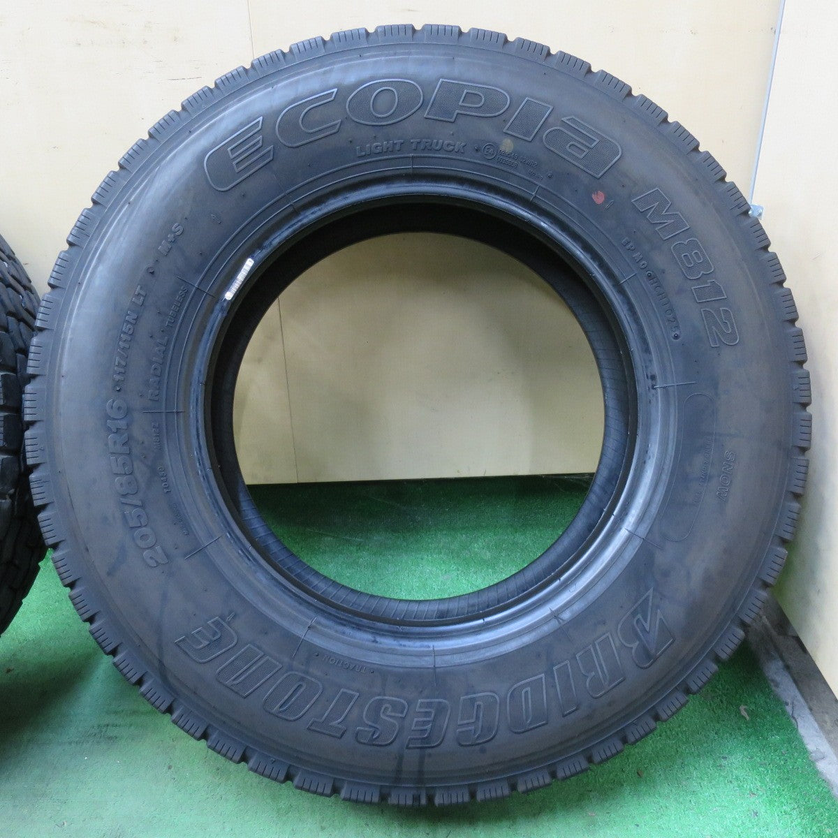 バリ溝!25年!8.5分!6本★トラック タイヤ 205/85R16 117/115N ブリヂストン エコピア M812 ミックス オールシーズン 16インチ★5101007イスタ