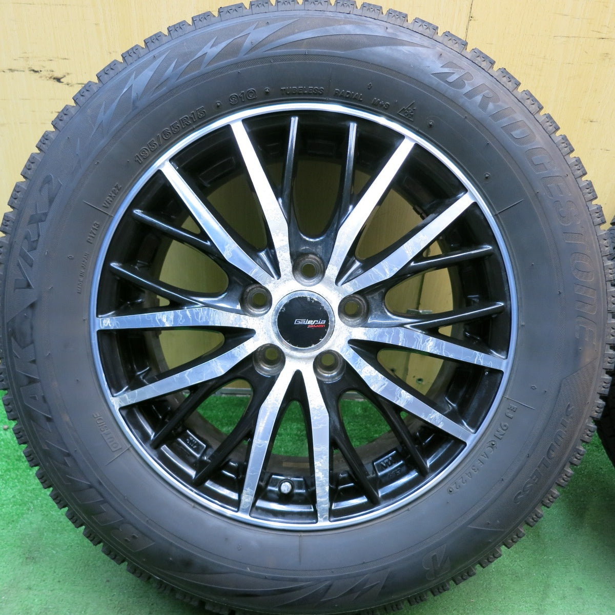 バリ溝!22年!9.5分★プリウス 等 195/65R15 スタッドレス ブリヂストン ブリザック VRX2 Galeria GM01 ガレリア 15インチ PCD100/5H★5090402HAス