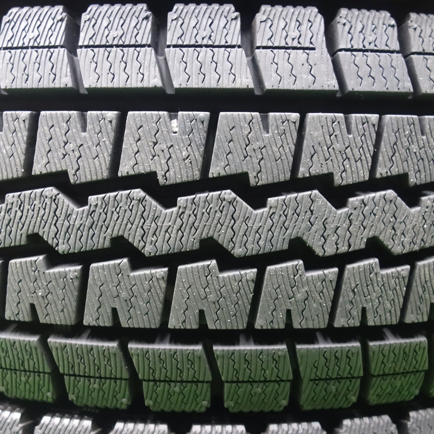 超バリ溝!24年!ほぼ10分★スタッドレス 165R13 6PR ダンロップ ウインターマックス SV01 タイヤ 13インチ タウンエース プロボックス サクシード 等★6010504KTスタ