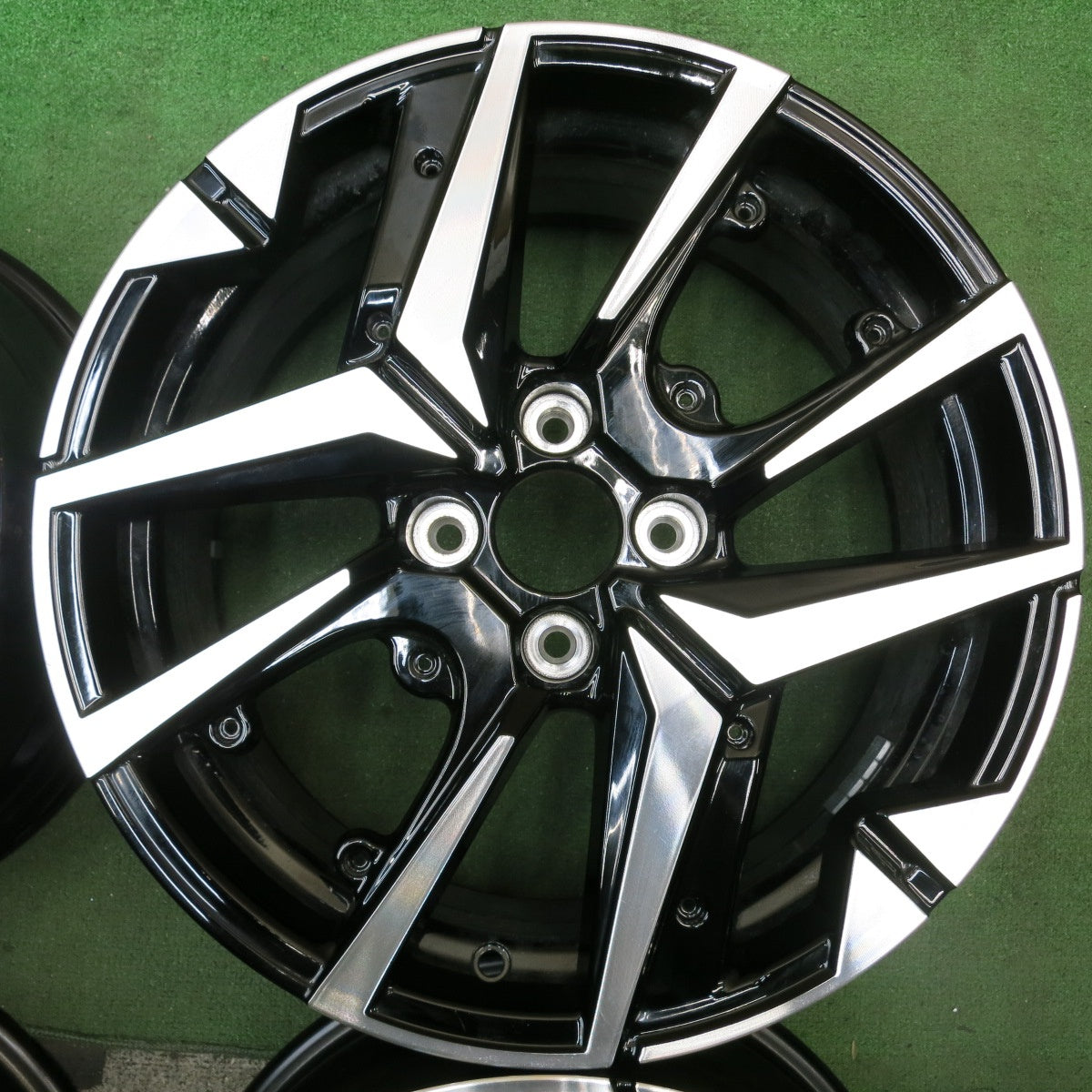 キレイ★プジョー 208 純正 ホイール 17インチ MOPAR 17×7J PEUGEOT PCD108/4H★5092504HAホ