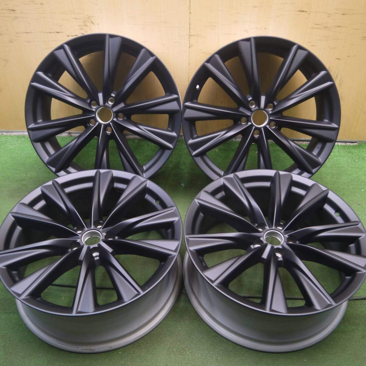 新車外し★レクサス RX500h Fスポーツ パフォーマンス 純正 ホイール 21インチ 21×8J PCD114.3/5H★4041905Hホ
