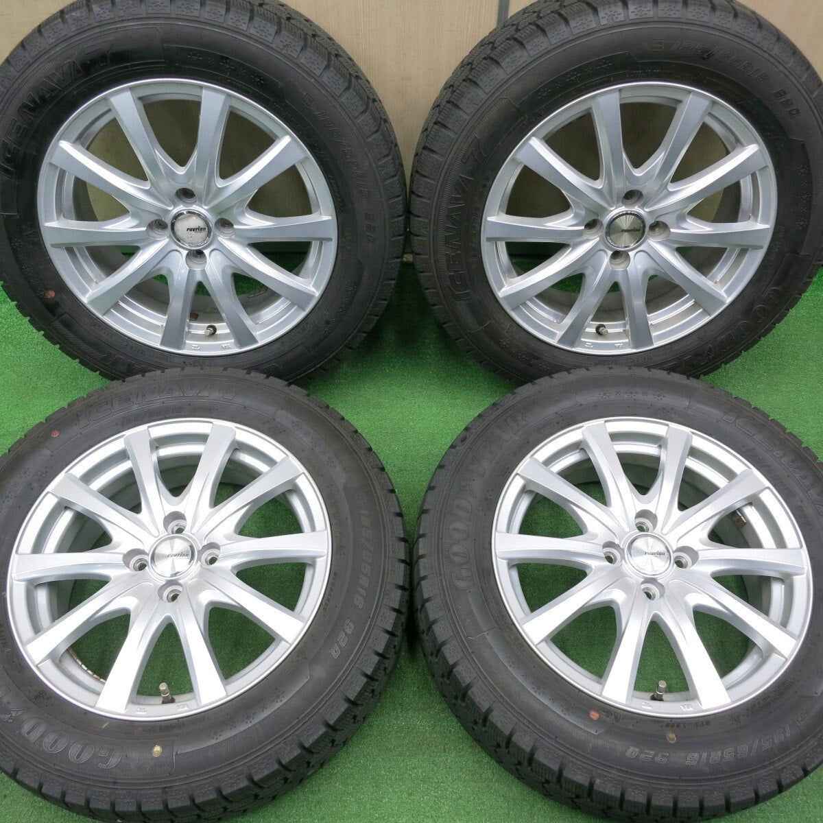 バリ溝!20年!キレイ!9.5分★スタッドレス 195/65R16 グッドイヤー アイスナビ7 ravrion RS01 ラブリオン 16インチ PCD100/4H★4113005NJス