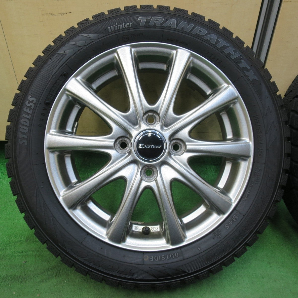 バリ溝!9.5分以上★スタッドレス 155/65R14 トーヨー ウインター トランパス TX Exsteer エクスター 14インチ PCD100/4H★5030605イス