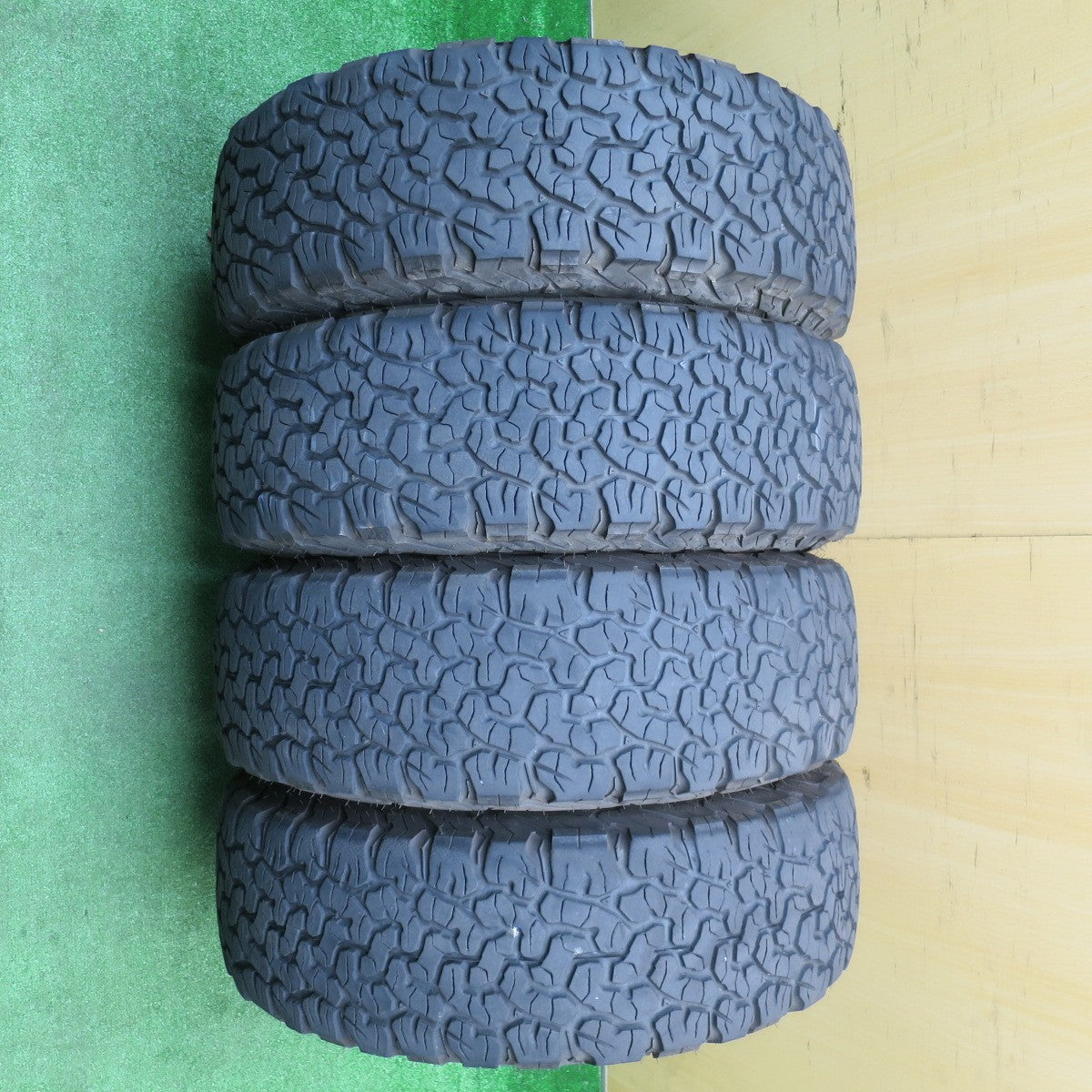 バリ溝!8.5分★ジープ レネゲード RS ワタナベ F8F 225/70R16 102/99R BFグッドリッチ All-Terrain T/A KO2 16インチ PCD110/5H★5110709NJス