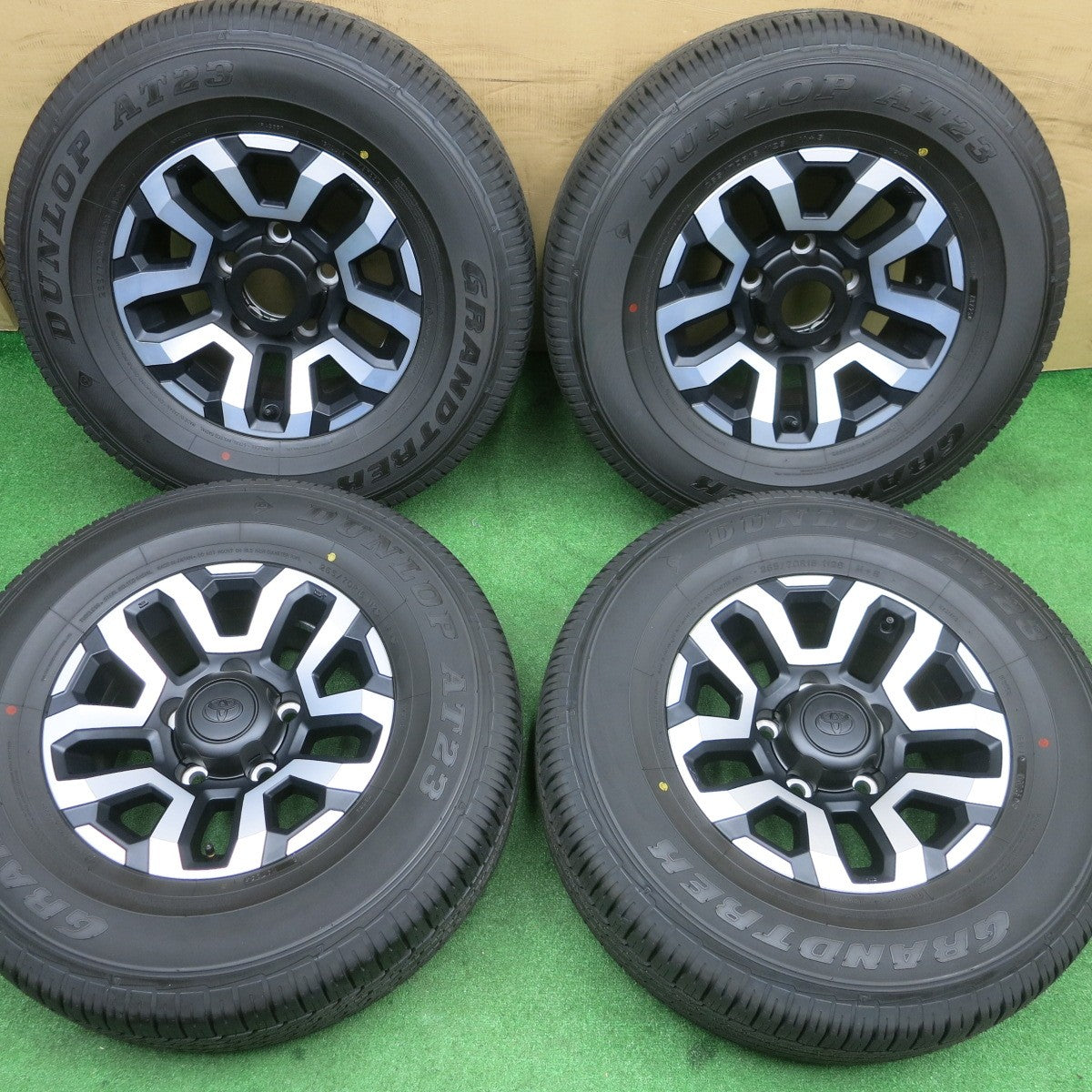 新車外し！25年☆トヨタ ランクル 70 純正 265/70R16 ダンロップ AT23