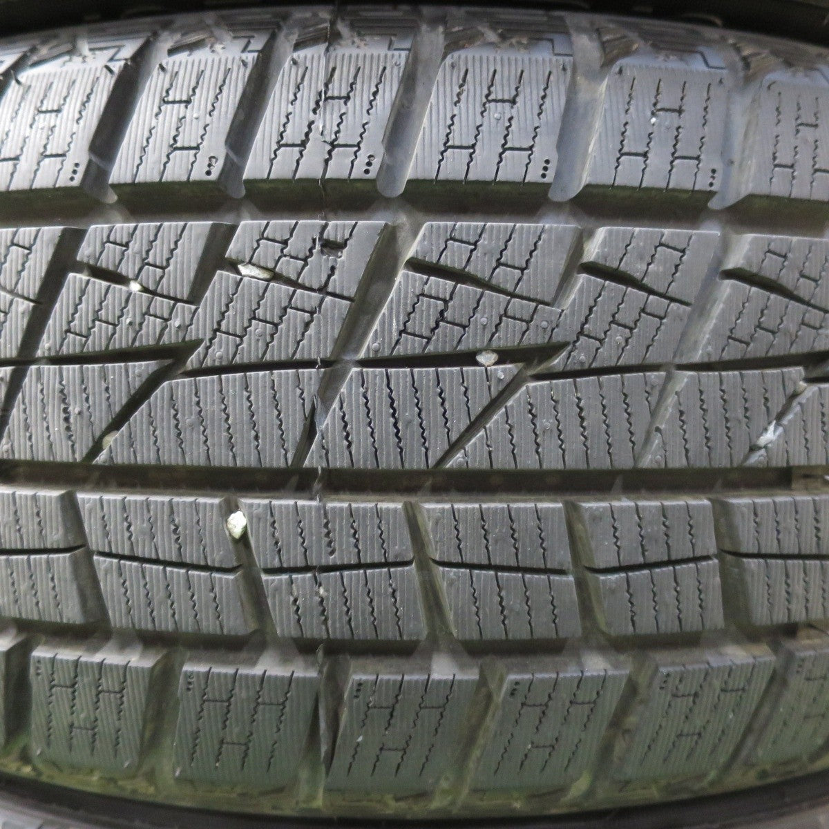 バリ溝!23年!ほぼ10分★スタッドレス 195/55R16 ジーテックス WH2000 タイヤ 16インチ プリウス キューブ ヴィッツ ノート等★5040308イスタ