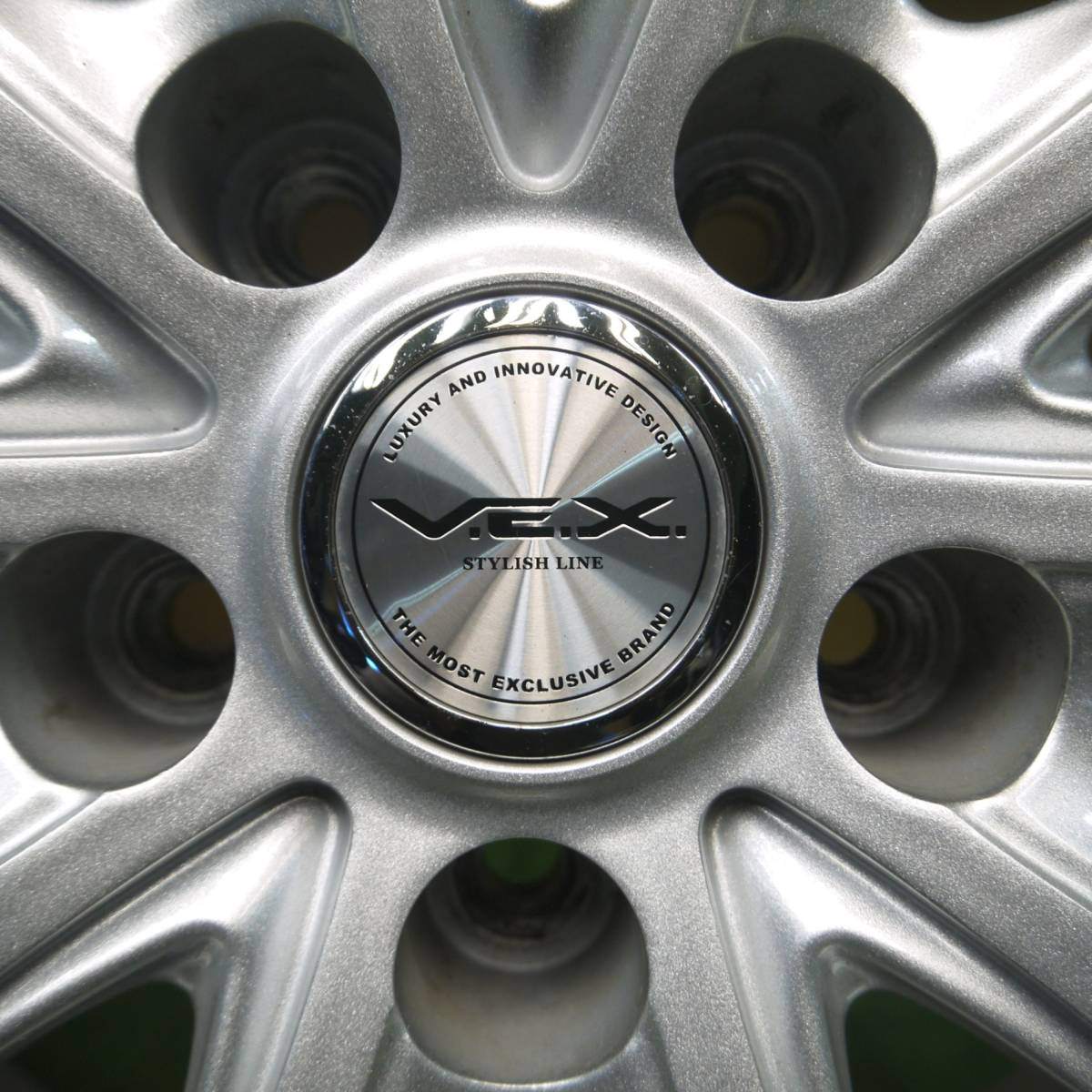 超バリ溝!キレイ!ほぼ10分★スタッドレス 225/65R17 グッドイヤー アイスナビ SUV V.E.X. VEX PCD114.3/5H★4022709Hス