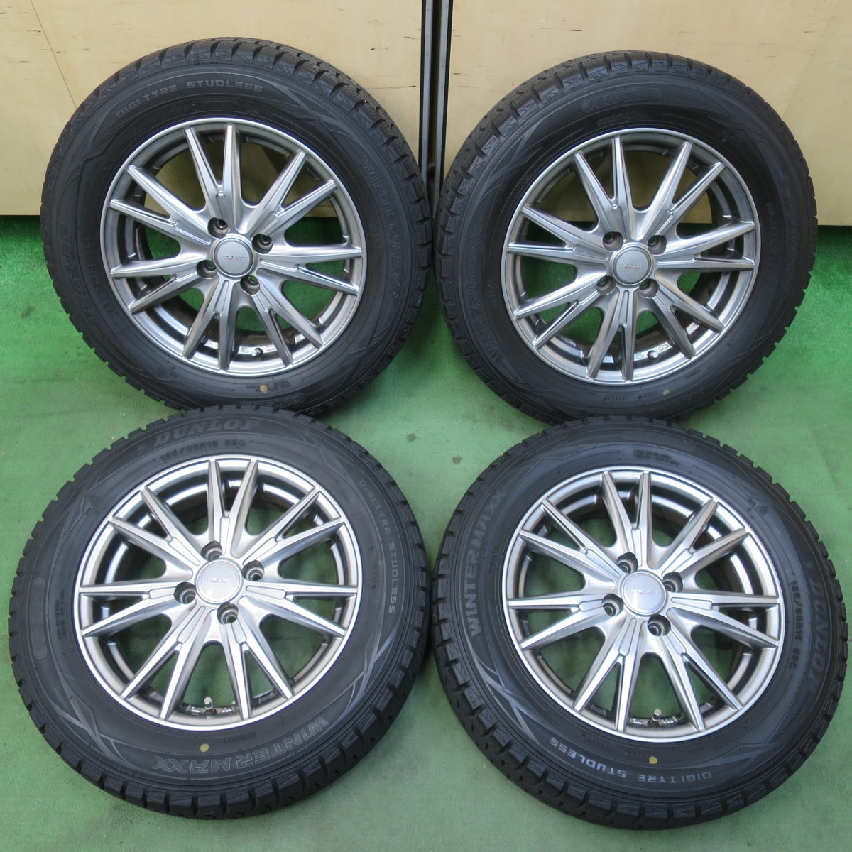 バリ溝!キレイ!9分★スタッドレス 185/65R15 ダンロップ ウインターマックス WM01 VELVA KEVIN ヴェルヴァ ケヴィン 15インチ PCD100/4H★5122916イス