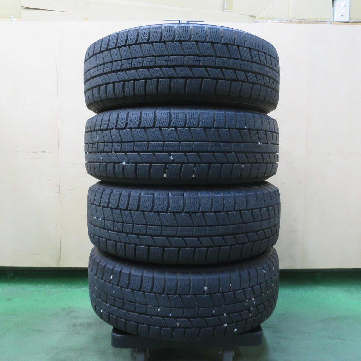 バリ溝!24年!キレイ!9.5分★スタッドレス 205/60R16 オートバックス ノーストレック N5 SIBILLA NEXT W45 シビラ ネクスト 16インチ PCD114.3/5H★6040710イス