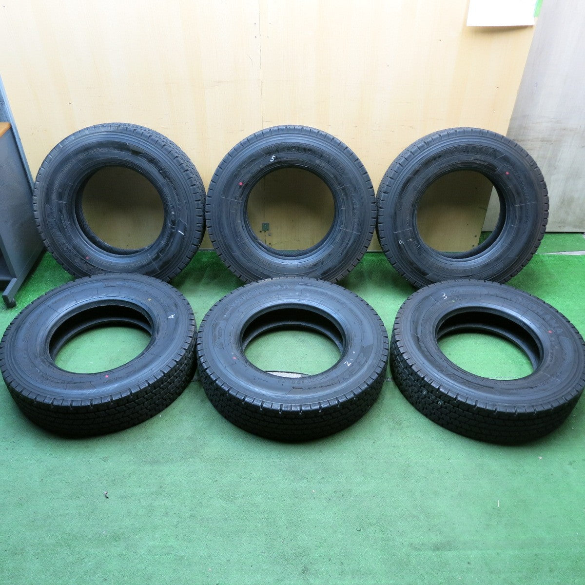 バリ溝!9分!6本★トラック タイヤ 225/80R17.5 123/122L スタッドレス ヨコハマ ZEN 902ZE 17.5インチ★5090601HAスタ