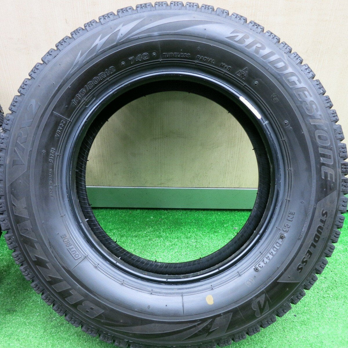 バリ溝!23年!8.5分★スタッドレス 145/80R12 ブリヂストン ブリザック VRX2 12インチ ミラ ライフ アルト 等★4112803HAスタ