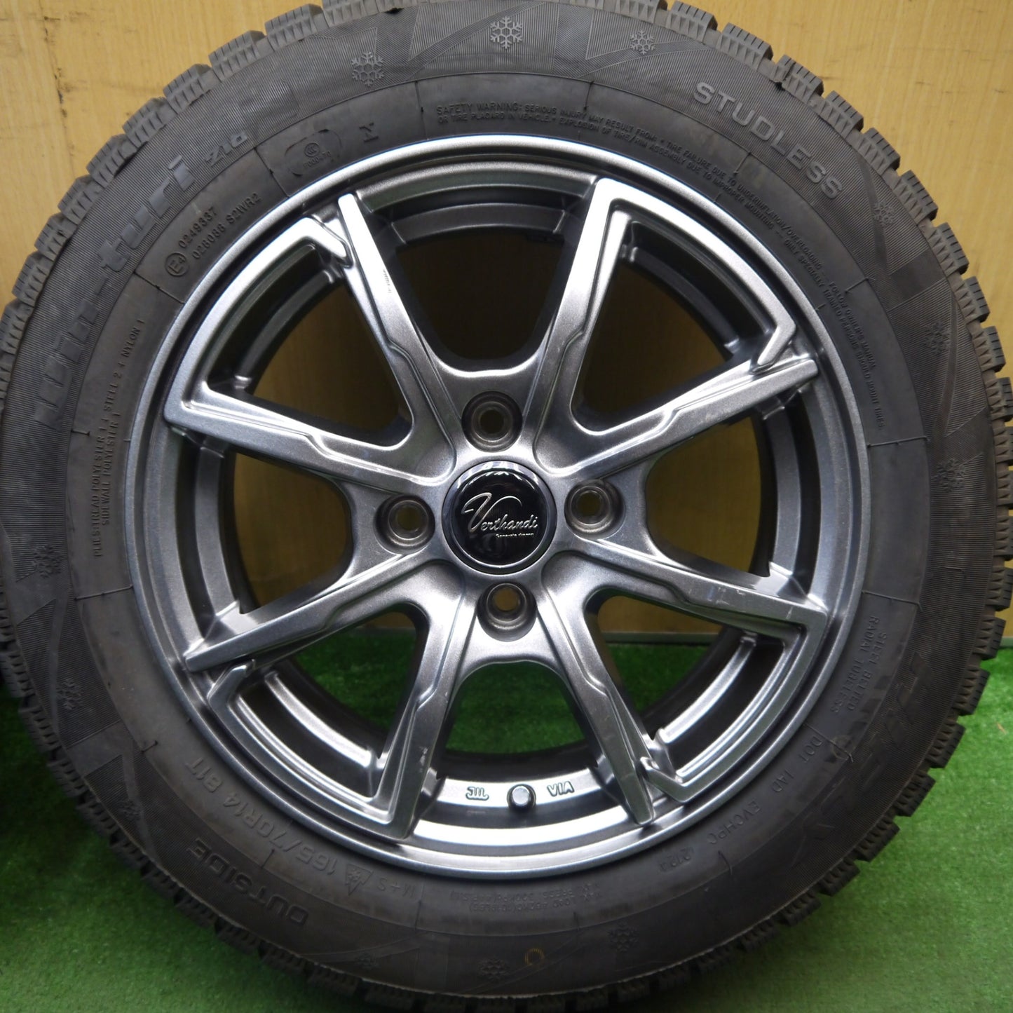 バリ溝!24年!キレイ!9.5分以上★スタッドレス 165/70R14 ハイフライ Win-turi 216 Verthandi ヴェルザンディ ヴェルサンディ 14インチ PCD100/4H★5080108Hス