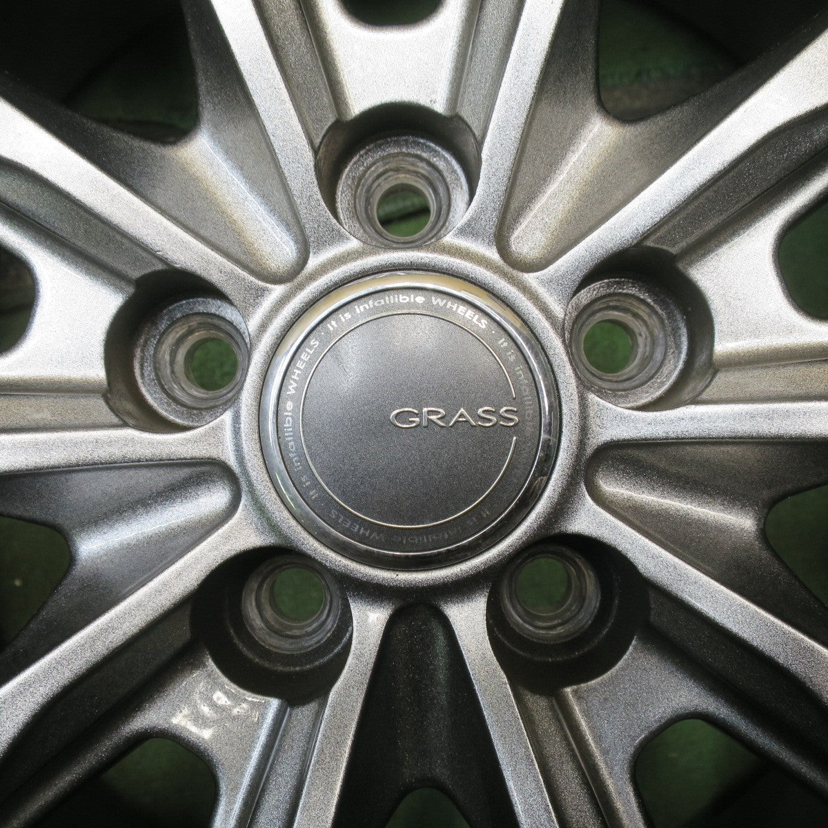 バリ溝!21年!キレイ!9.5分★XV 等 225/60R17 スタッドレス ヨコハマ アイスガード iG60 GRASS グラス 17インチ PCD100/5H★5093007NJス