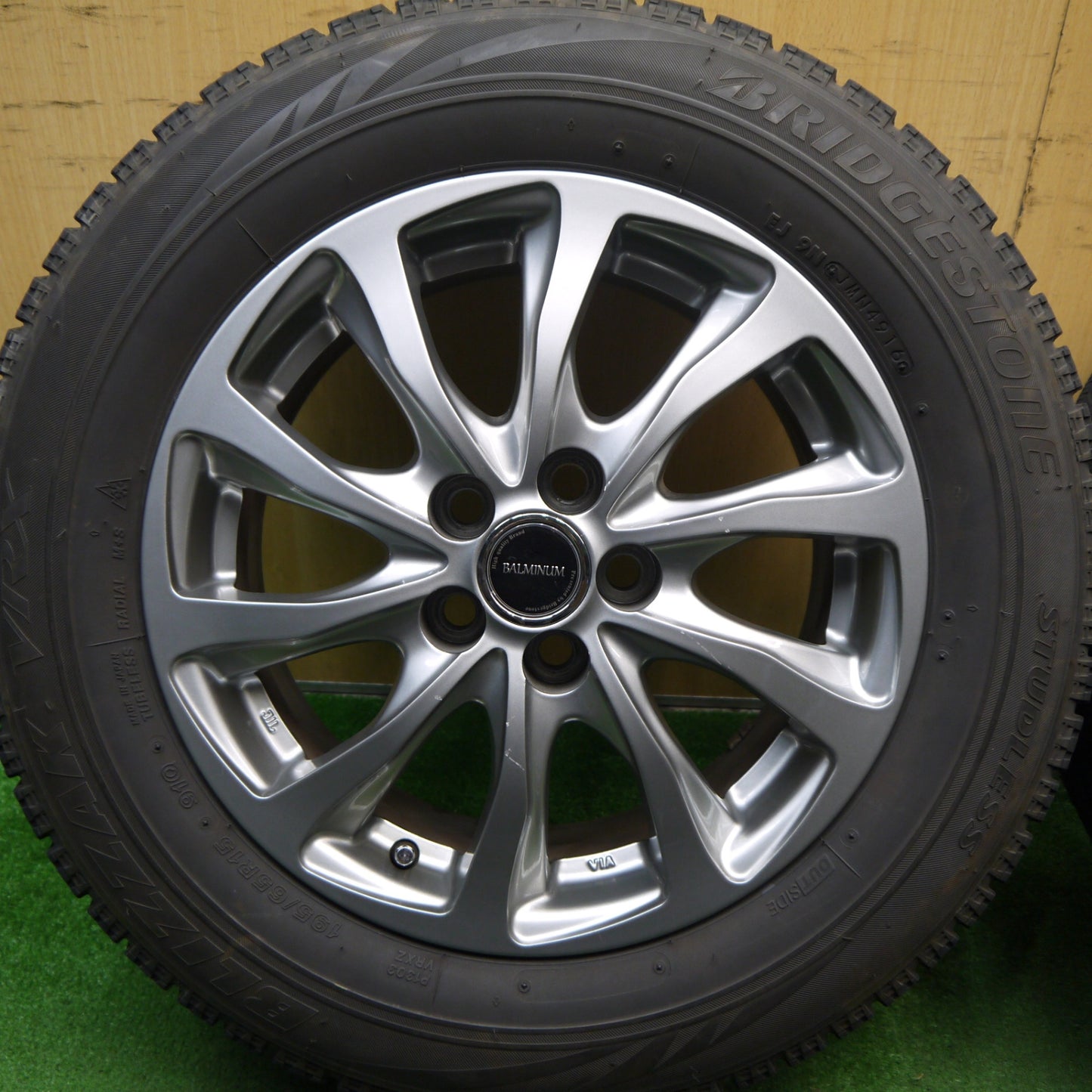 キレイ★プリウス 等 195/65R15 スタッドレス ブリヂストン ブリザック VRX BALMINUM バルミナ 15インチ PCD100/5H★5061004Hス
