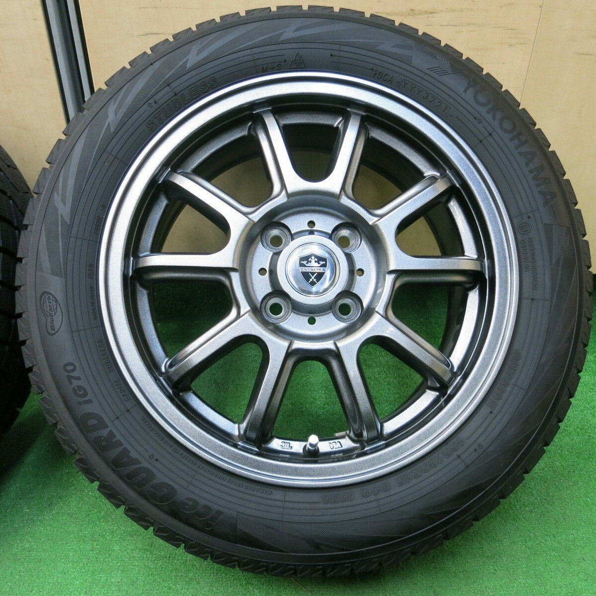 バリ溝 21年 綺麗 ほぼ10分★スタッドレス 185/60R15 ヨコハマ アイスガード iG70 ESTROSA PCD100/4H★4042406イス