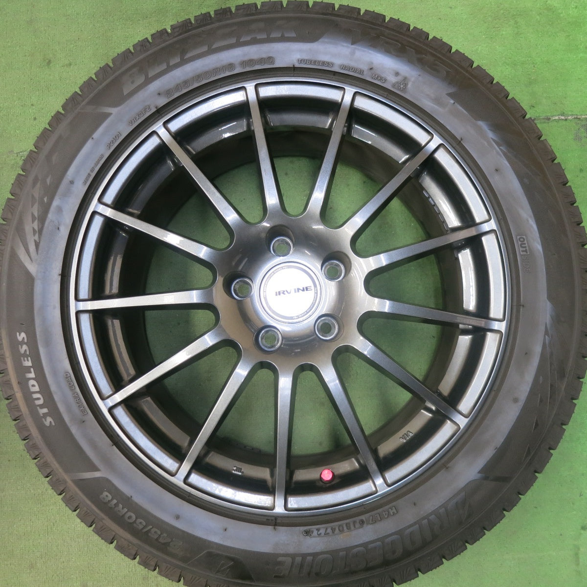 バリ溝!24年!キレイ!9.5分以上★BMW 等 IRVINE F01 245/50R18 スタッドレス ブリヂストン ブリザック VRX3 アーヴィン 18インチ PCD120/5H★5092601SKス