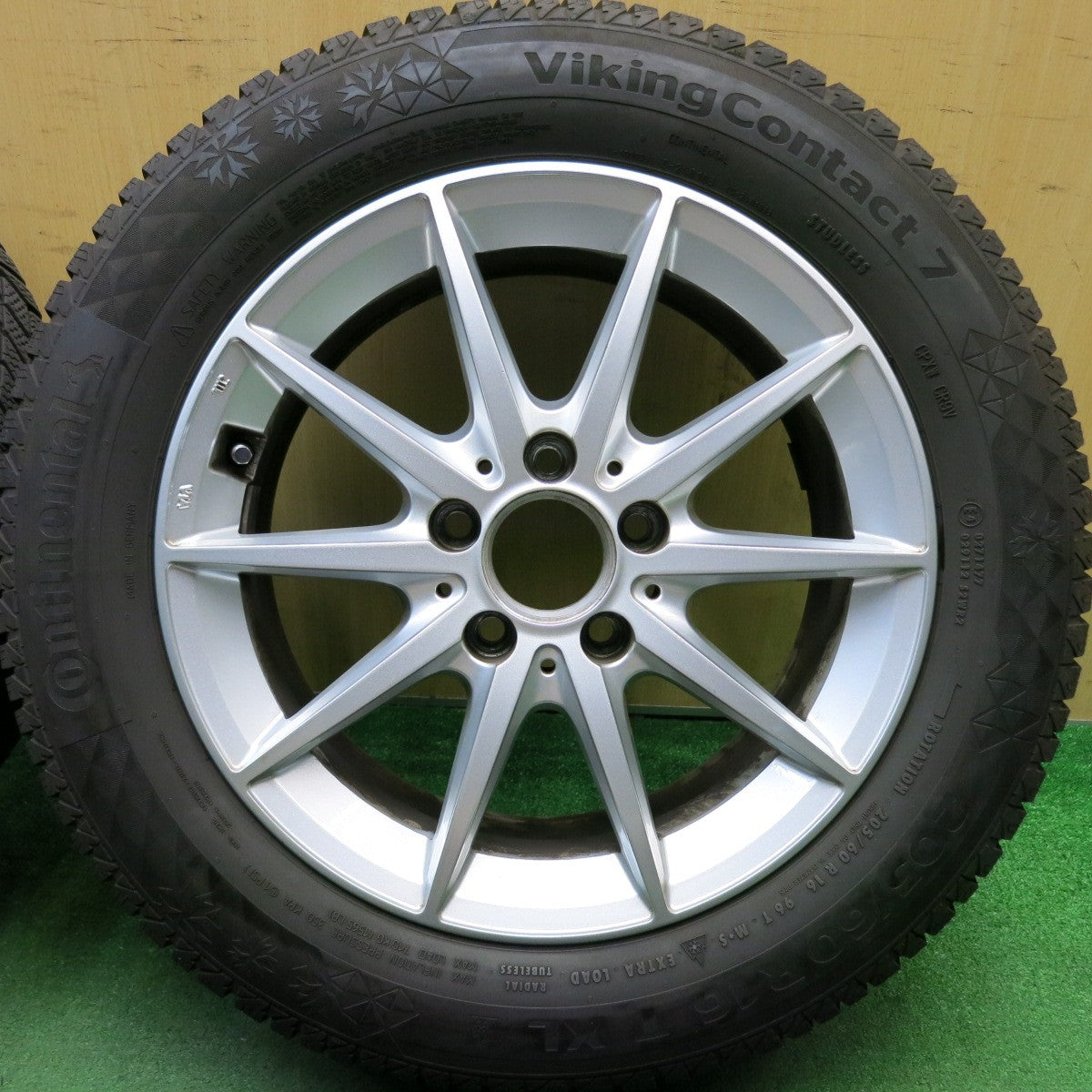 キレイ★ベンツ 等 205/60R16 スタッドレス コンチネンタル バイキングコンタクト7 社外 アルミ 16インチ PCD112/5H★5062104HAス