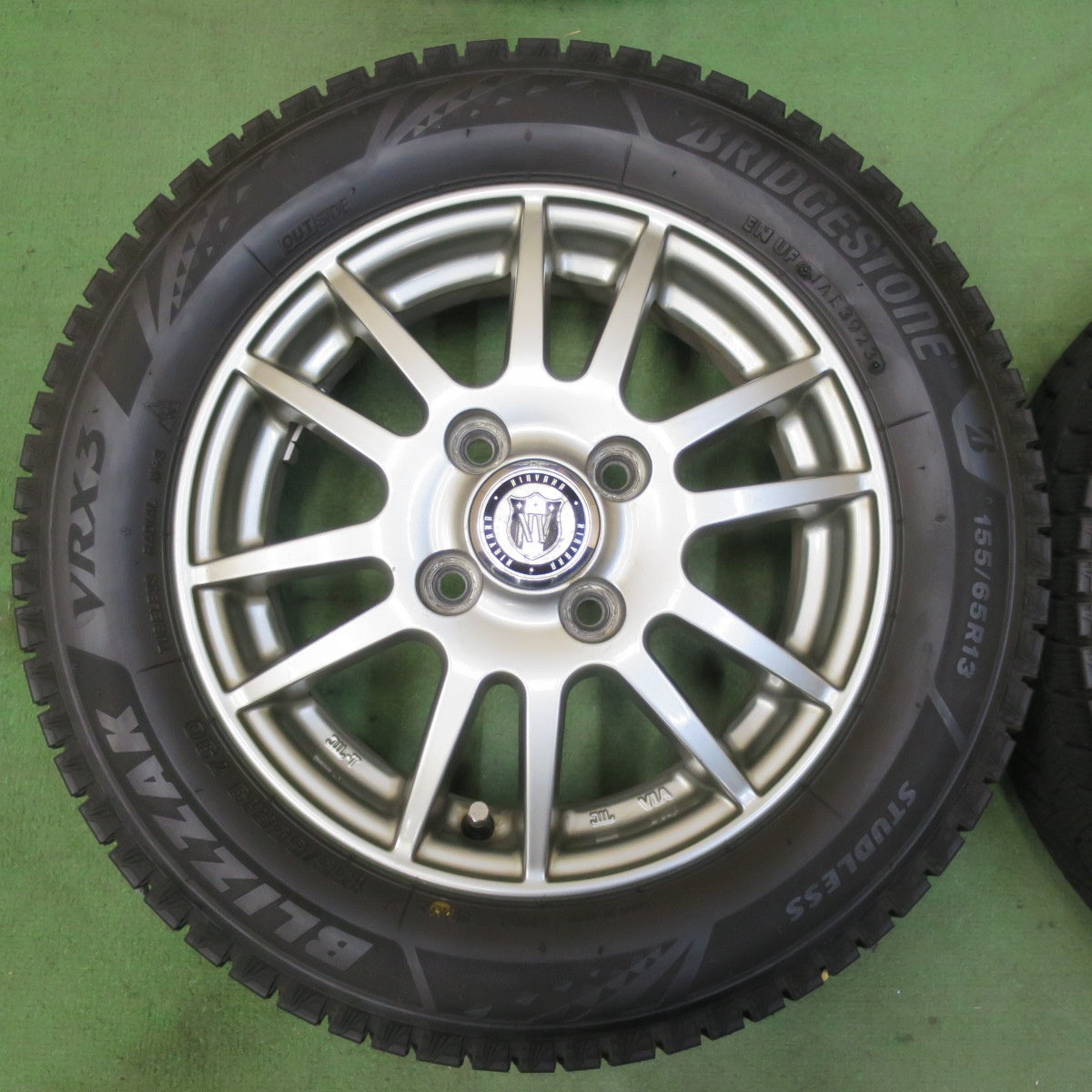 バリ溝!23年!9分★スタッドレス 155/65R13 ブリヂストン ブリザック VRX3 NIRVANA NV ニルバーナ ニルヴァーナ 13インチ PCD100/4H★5092911イス