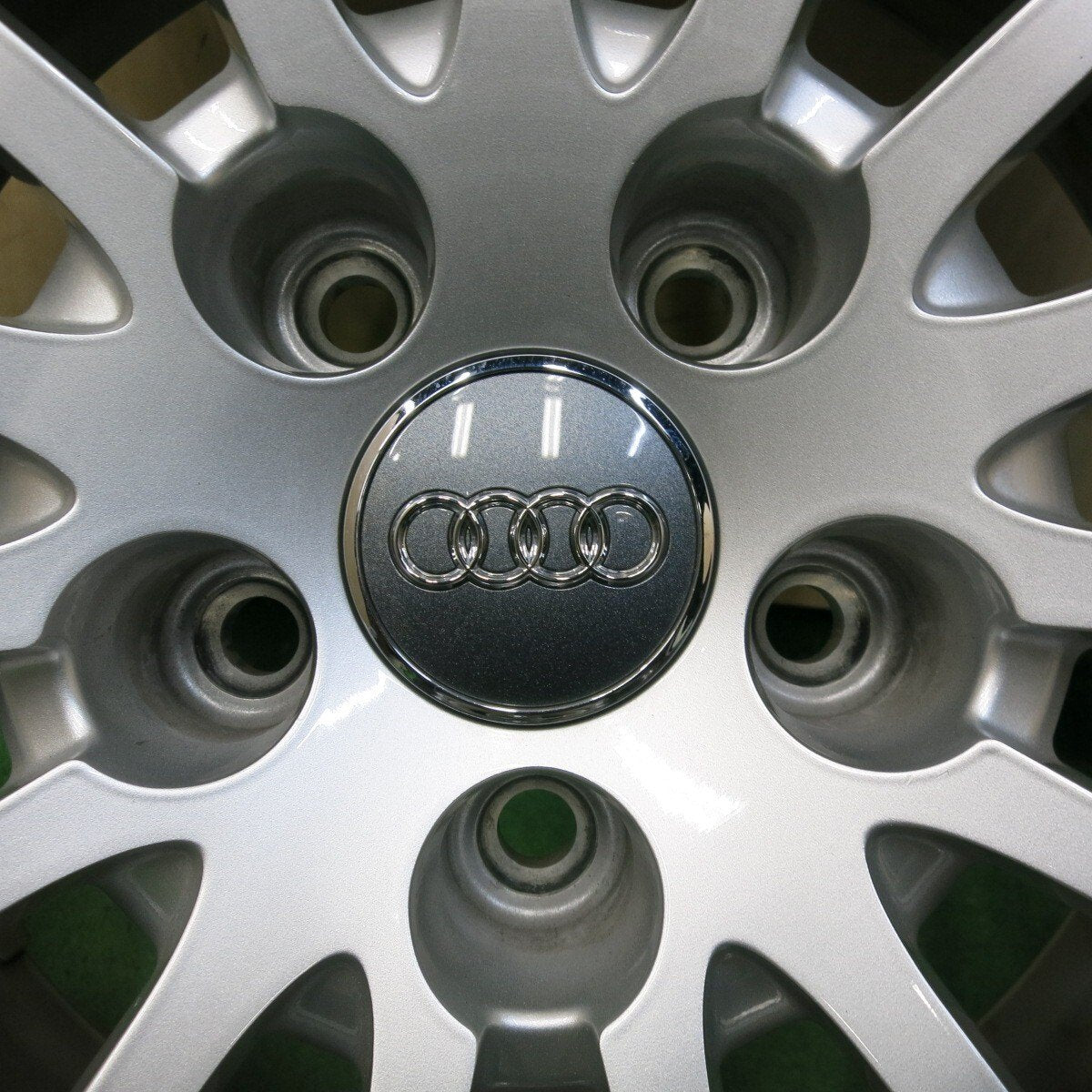 バリ溝!キレイ!9.5分★アウディ A4 A5 純正 225/50R17 スタッドレス ミシュラン X-ICE SNOW 17インチ PCD1★5013004SYス