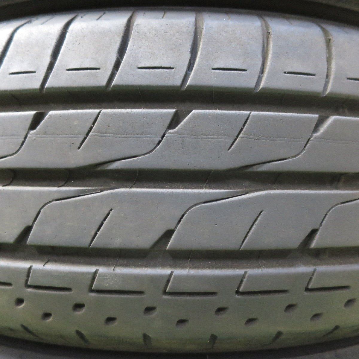 バリ溝!23年!9.5分★195/65R15 ブリヂストン LUFT RV2 タイヤ 15インチ プリウス ノア ヴォクシー 等★5072205イノタ