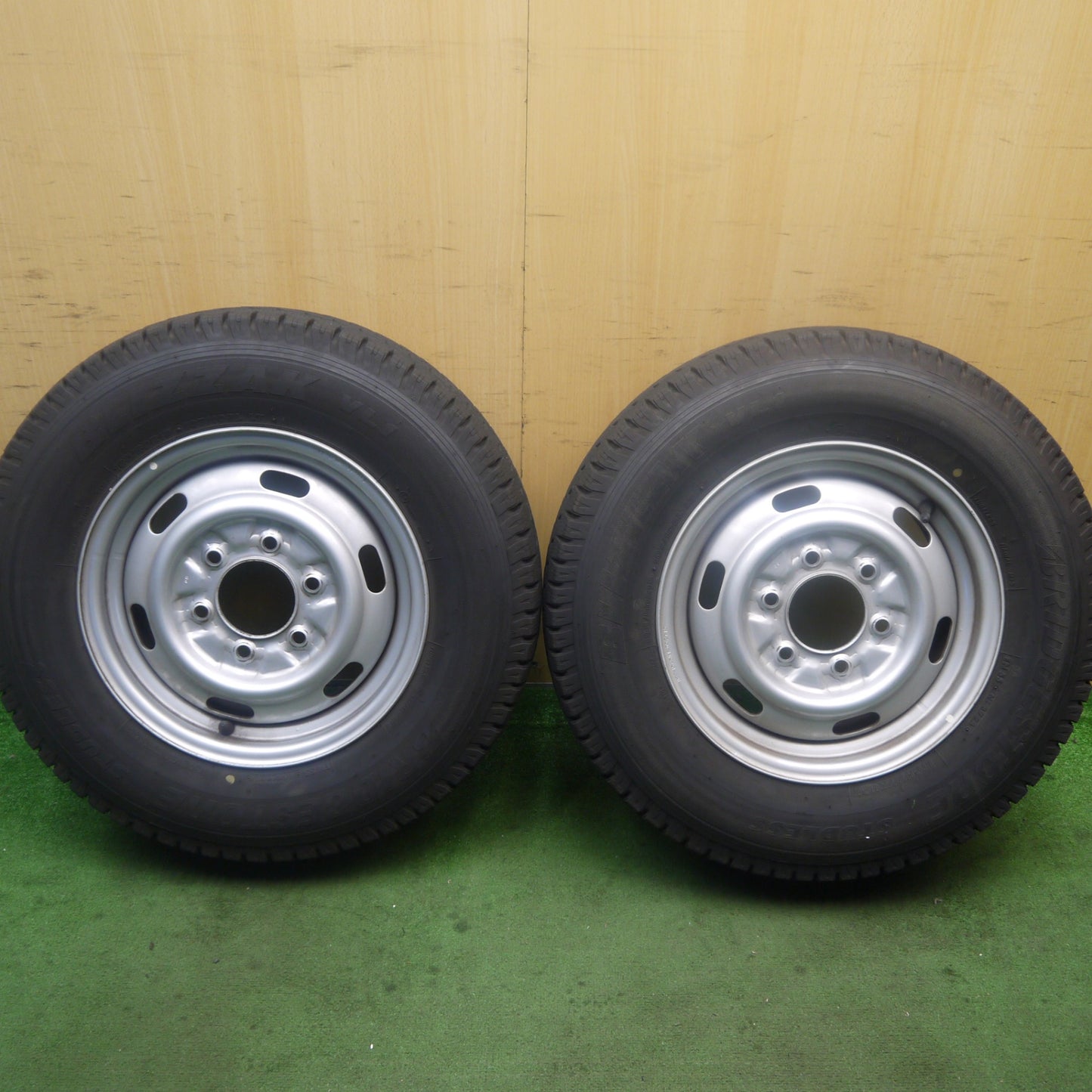 バリ溝!21年!キレイ!9.5分!2本★スタッドレス 195/80R15 107/105L ブリヂストン ブリザック VL1 スチール ホイール 15インチ PCD139.7/6H★5091904Hス