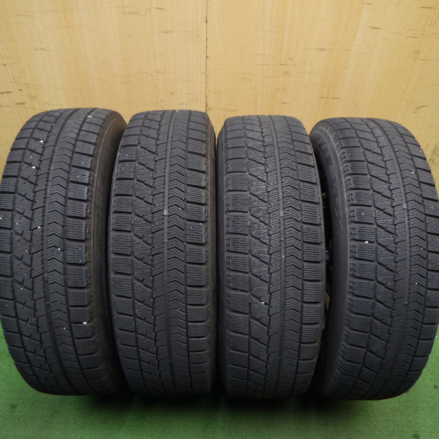 キレイ★スタッドレス 175/70R14 ブリヂストン ブリザック VRX Exceeder エクシーダー 14インチ PCD100/4H★5051904Hス