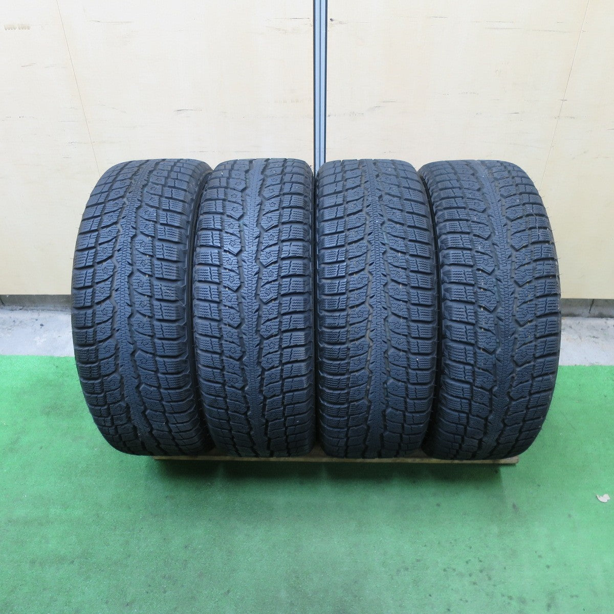 バリ溝!22年!キレイ!9.5分★スバル SK フォレスター 純正 225/55R18 スタッドレス トーヨー オブザーブ GSi-6 LS 18インチ PCD114.3/5H★5092402TTス