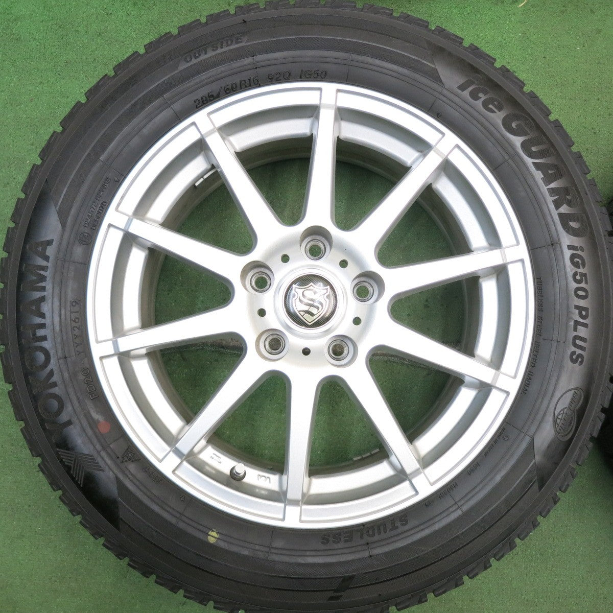 バリ溝!キレイ!9.5分★スタッドレス 205/60R16 ヨコハマ アイスガード iG50 プラス 社外 アルミ 16インチ PCD114.3/5H★5080212HAス