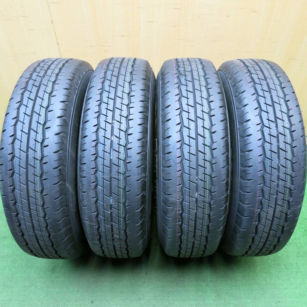 新車外し!22年★トヨタ 200系 ハイエース 純正 スチール 195/80R15 107/105N ダンロップ SP175N 15インチ PCD139.7/6H★5062108HAノ