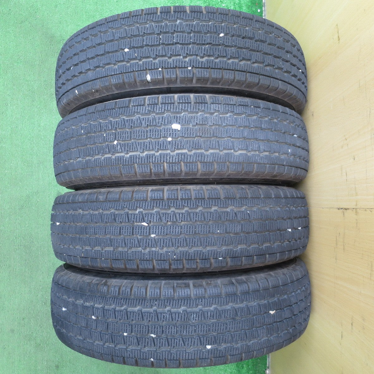 バリ溝!23年!8.5分★スタッドレス 145/850R12 80/78N ブリヂストン W300 スチール ホイール 12インチ PCD100 110 114.3/4H マルチ★5052101NJス
