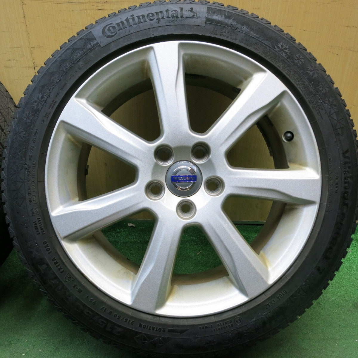 4本価格★ボルボ V60 S60 純正 215/50R17 スタッドレス コンチネンタル バイキングコンタクト7 17インチ PCD108/5H★5092810HAス
