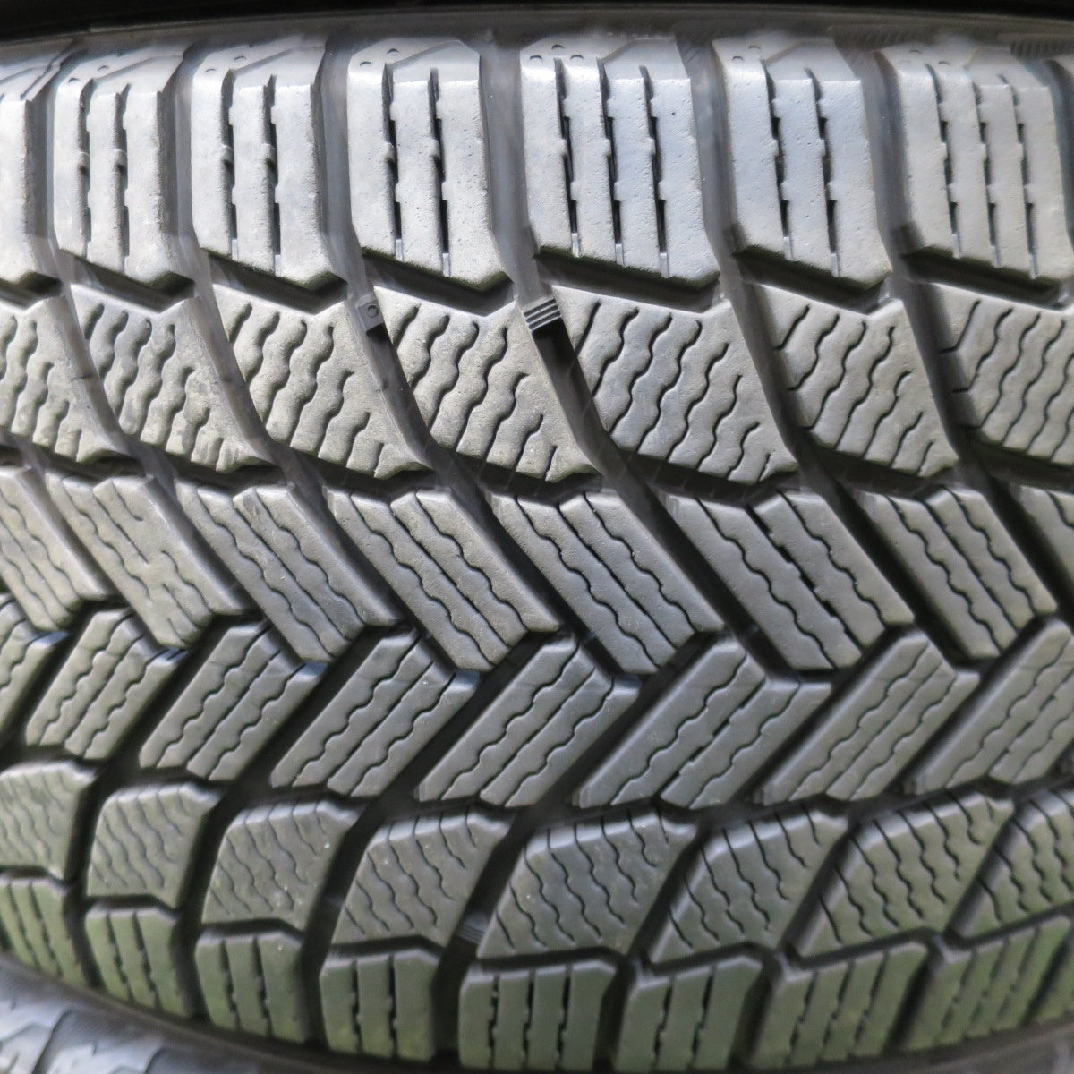 バリ溝!24年!8.5分★スタッドレス 235/50R20 ミシュラン X-ICE SNOW SUV ZP タイヤ 20インチ レクサス NX 等★6030701NGスタ