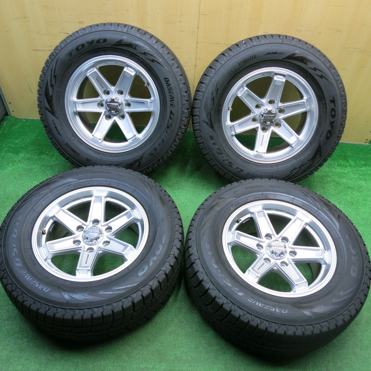 バリ溝!23年!キレイ!9.5分★KEELER 265/65R17 スタッドレス トーヨー オブザーブ GSi-6 LS キーラー 17インチ PCD139.7/6H★5110816HAス