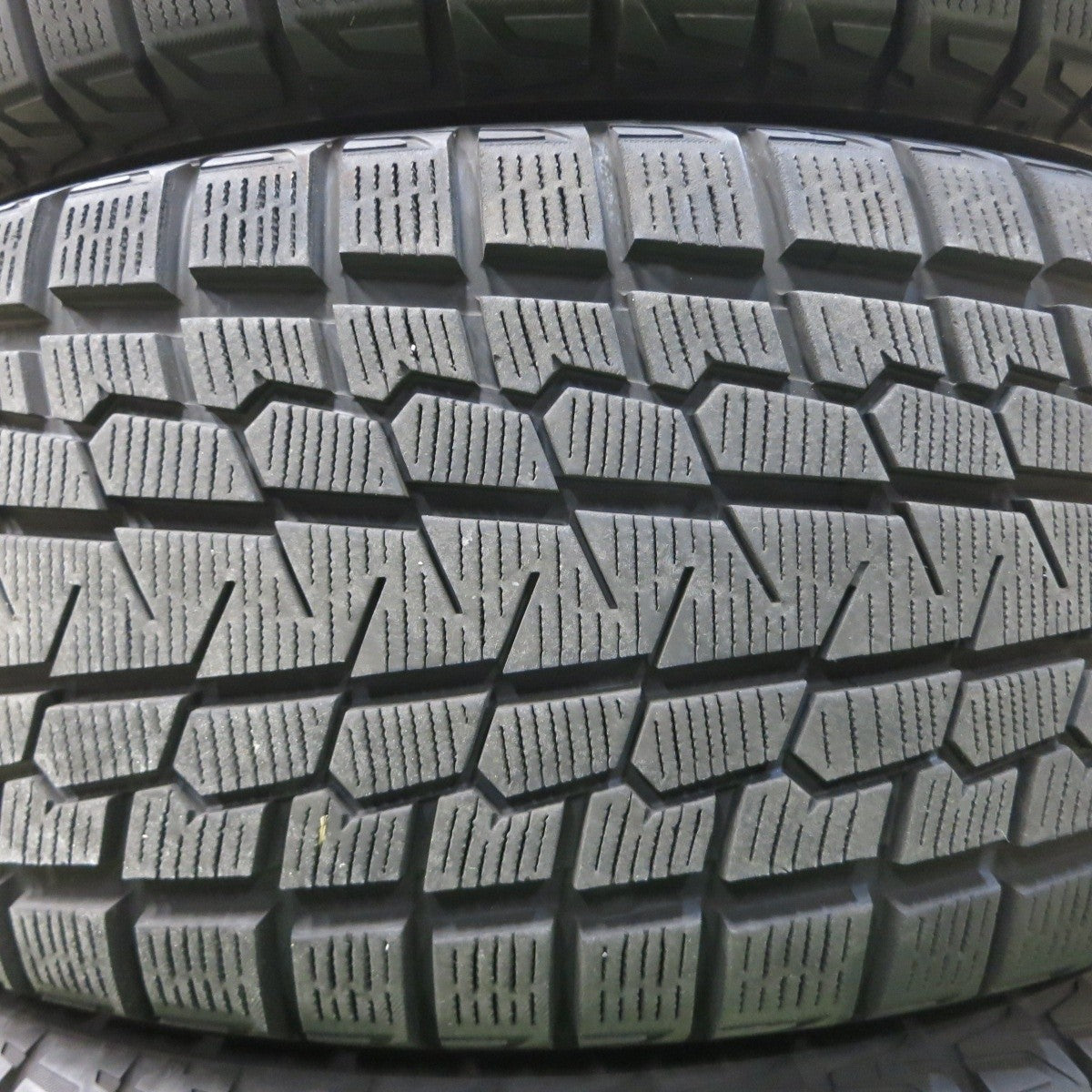 バリ溝!22年!キレイ!9.5分以上★ベンツ 等 AGA 275/55R19 スタッドレス ヨコハマ アイスガード G075 PCD130/5H★4100401ナス