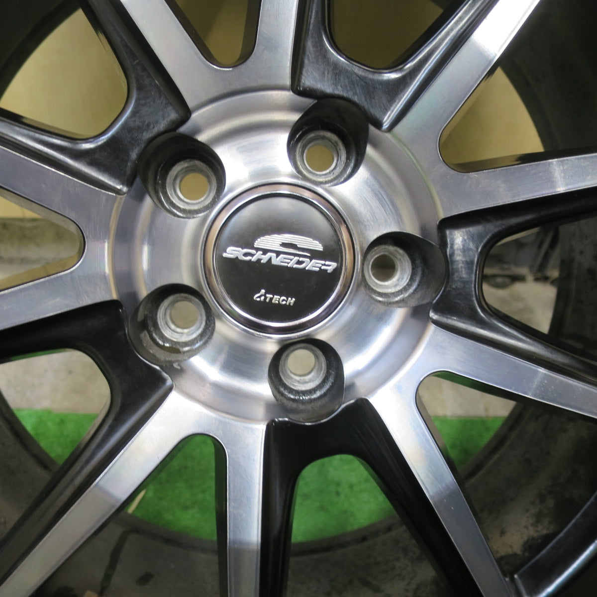 バリ溝!キレイ!9.5分★86 BRZ 等 215/45R17 グッドイヤー イーグル LS2000 hybrid2 SCHNEIDER シュナイダー 17インチ PCD100/5H★5092303TTノ