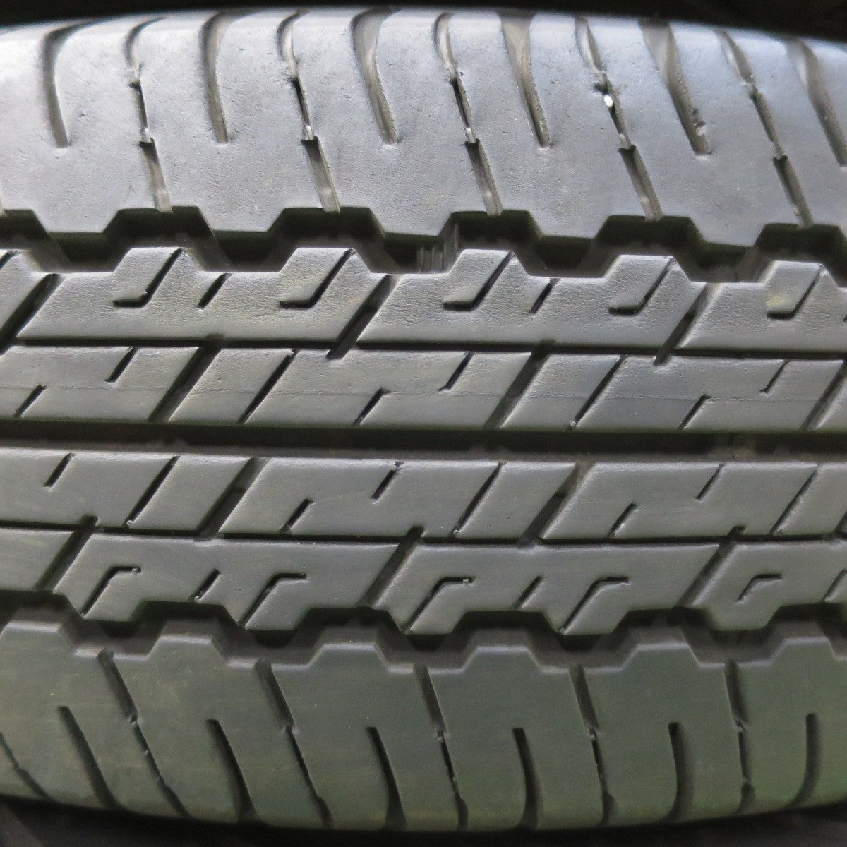 4本価格!24年★195/80R15 ダンロップ AT20 グラントレック タイヤ 15インチ ジムニー シエラ ハイエース 等★5060301イノタ