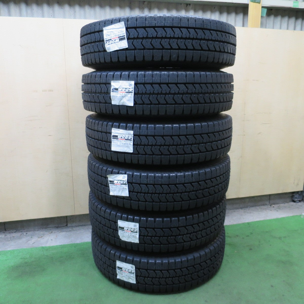 未使用!24年!6本★トラック 205/85R16 117/115N スタッドレス ブリヂストン ブリザック W989 TOPY スチール 115-8C 16インチ PCD208/5H★6052002ナス