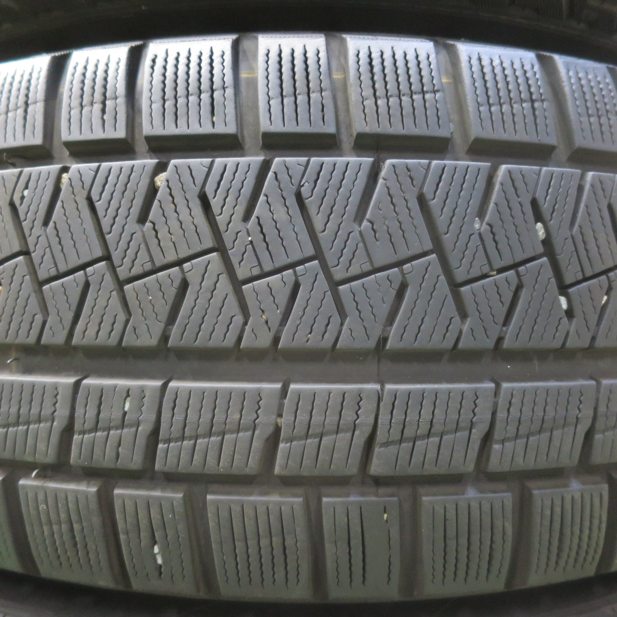 キレイ★スタッドレス 215/60R17 ピレリ アイスアシンメトリコ プラス SCHNEIDER MiD シュナイダー 17インチ PCD114.3/5H★5081803イス
