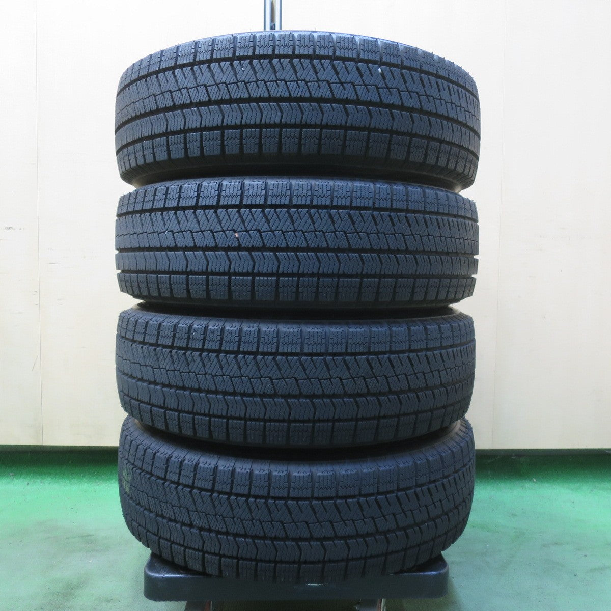バリ溝!25年!9.5分◎スタッドレス 185/65R15 ブリヂストン ブリザック VRX2 BROOK ブロック 15インチ PCD100/4H◎6070102イス